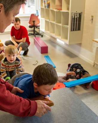 gymnastik på stuen