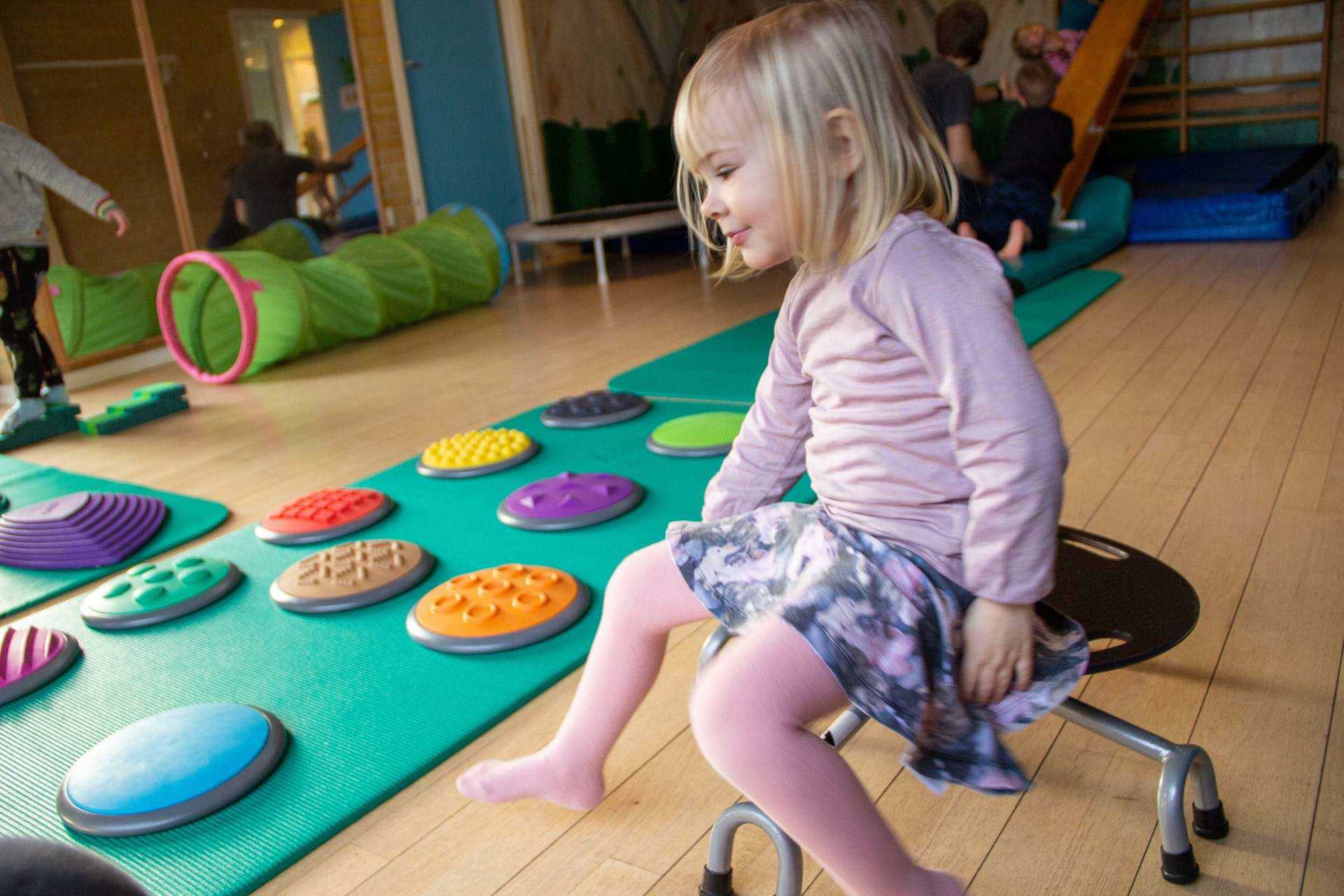 leg med drejeskive i Kompassets gymnastiksal